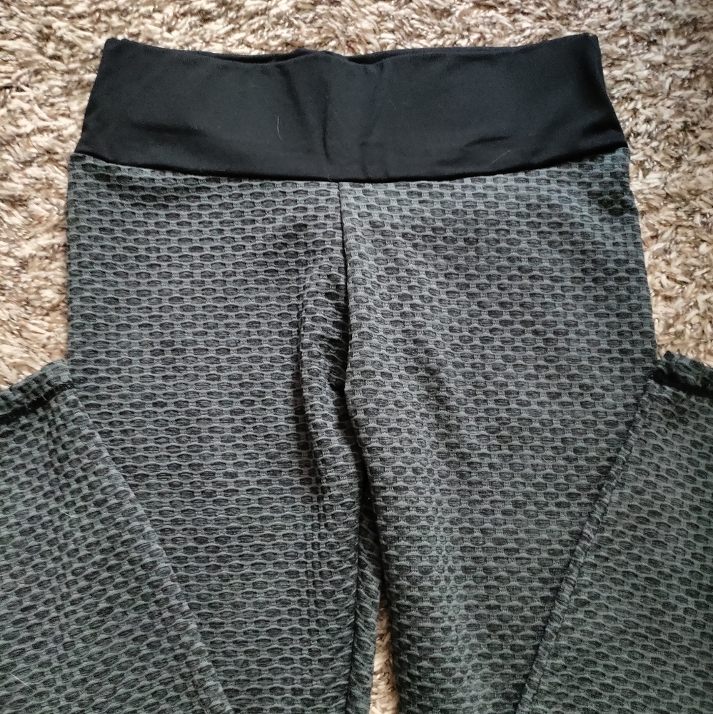 Grey lifting leggings